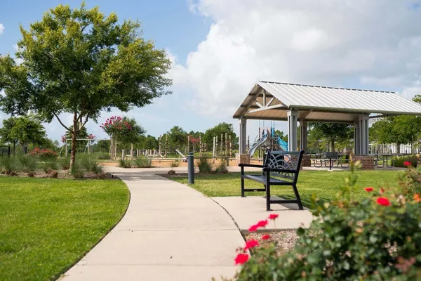 $560,000 | 423 Round Top Street, Webster, TX 77598