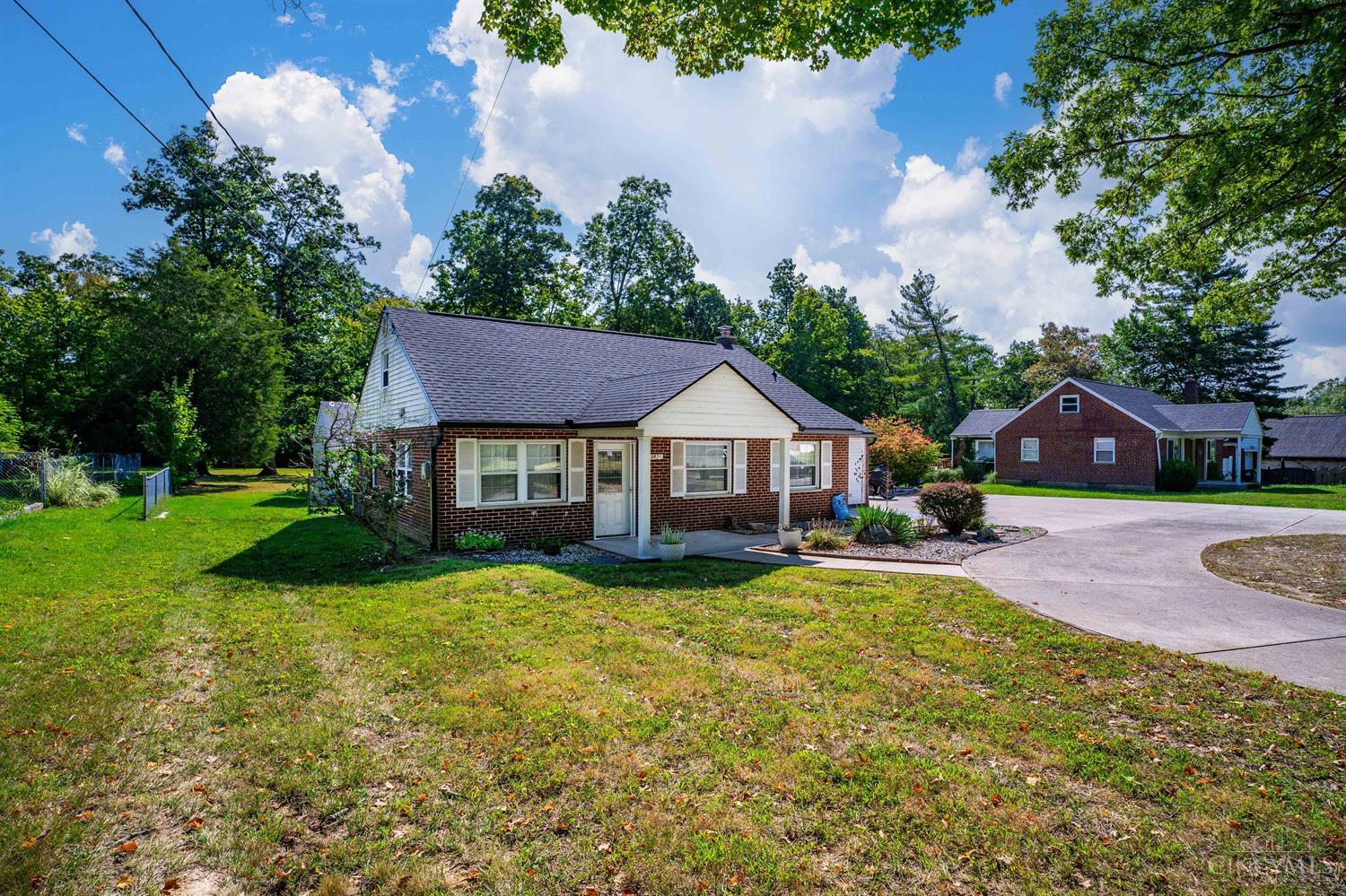 3824 Bennett Road Cincinnati, OH 45245 - Photo 5 of 26 Gallery Image 5