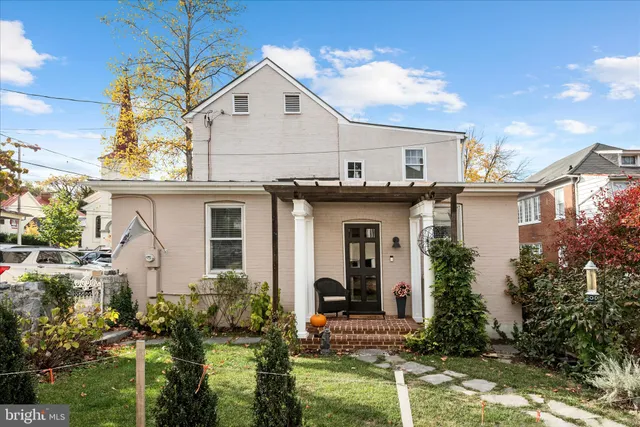 $2,100 | 6 East Cecil Street, Winchester, VA 22601