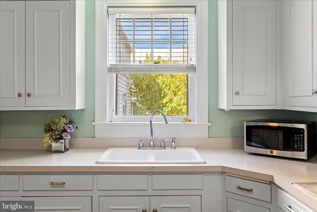 $2,100 | 6 East Cecil Street, Winchester, VA 22601