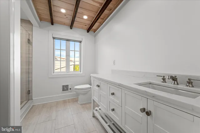 $2,100 | 6 East Cecil Street, Winchester, VA 22601