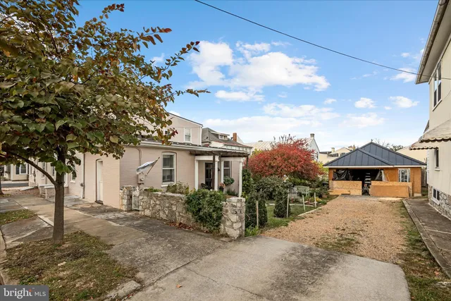 $2,100 | 6 East Cecil Street, Winchester, VA 22601