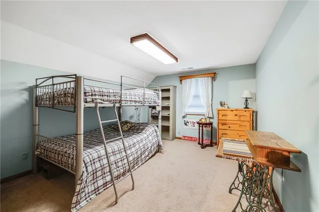 $375,000 | 904 Northwest Oakridge Drive, Blue Springs, MO 64015