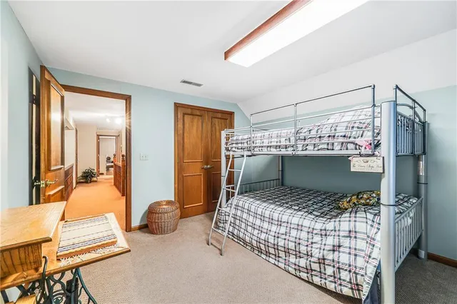 $375,000 | 904 Northwest Oakridge Drive, Blue Springs, MO 64015