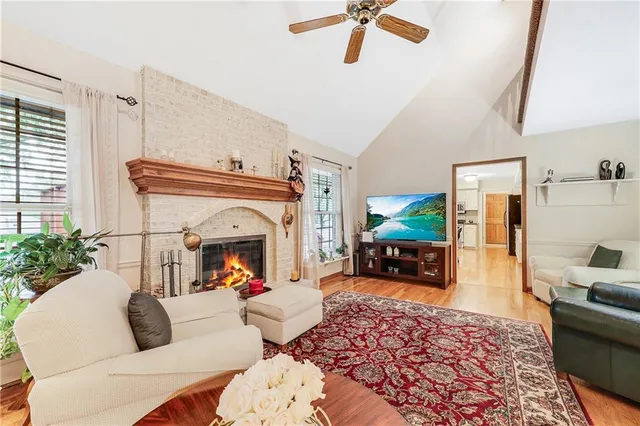 $375,000 | 904 Northwest Oakridge Drive, Blue Springs, MO 64015