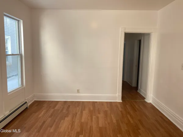 $1,500 | 407 Victory Avenue, Schenectady, NY 12307