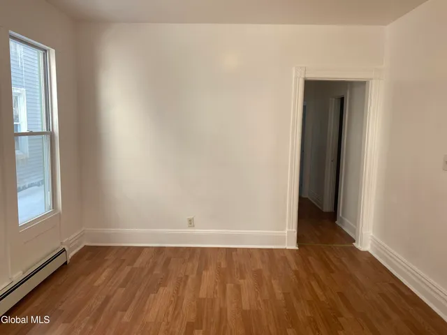 $1,500 | 407 Victory Avenue, Schenectady, NY 12307