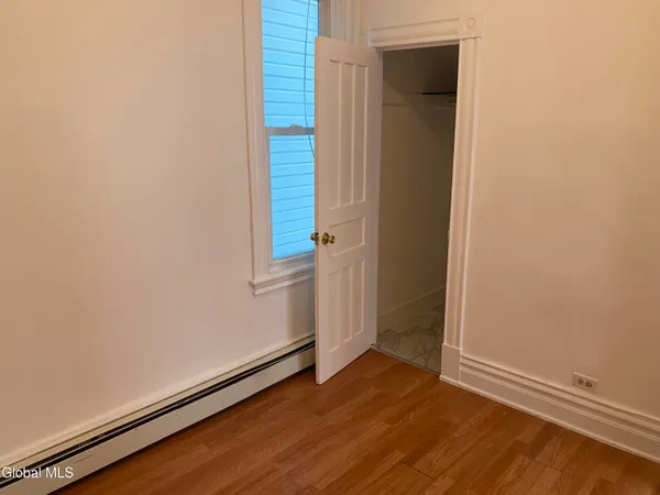 $1,500 | 407 Victory Avenue, Schenectady, NY 12307