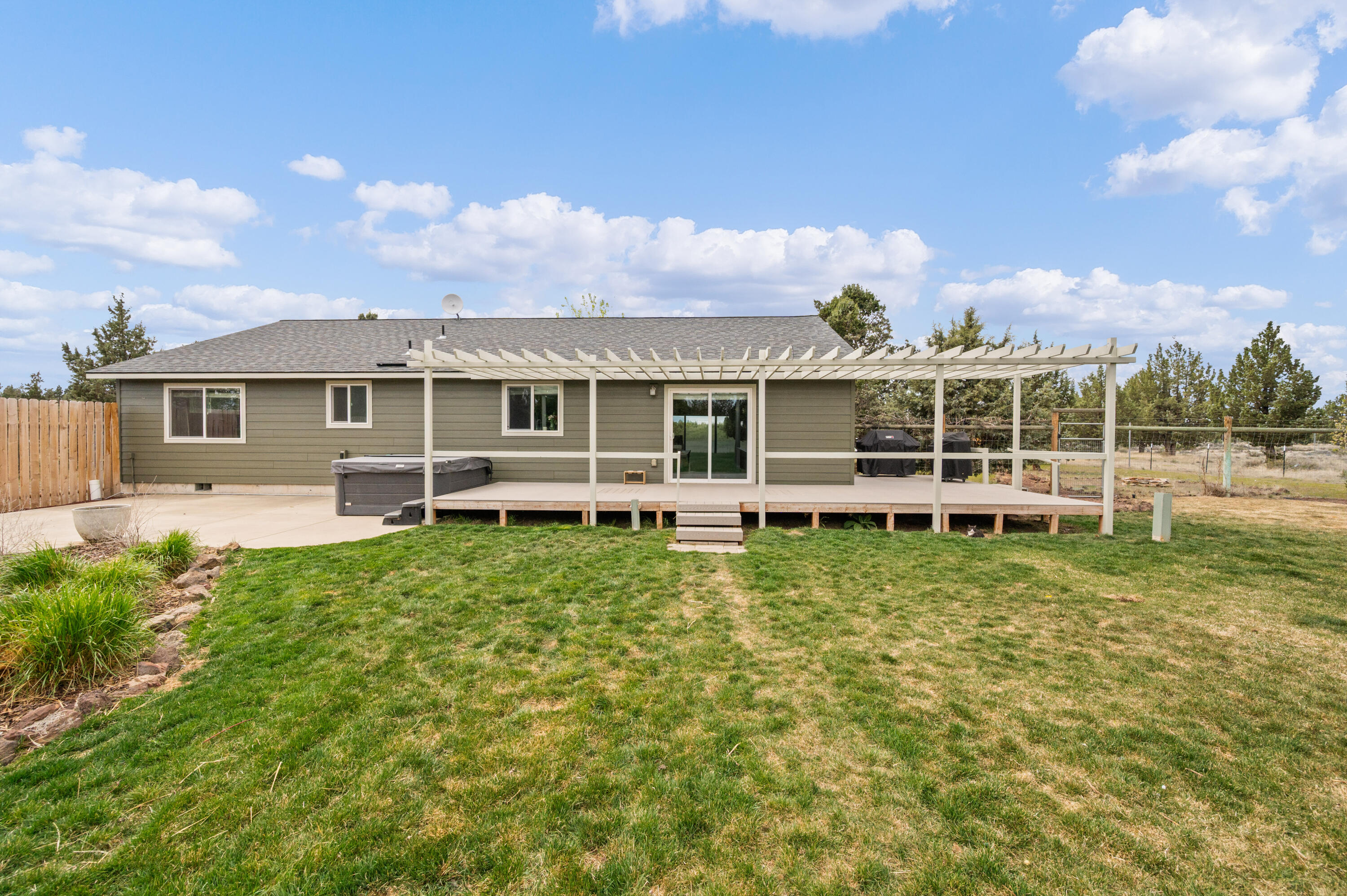 16625 Southwest Dove Road Terrebonne, OR 97760 - Photo 40 of 50 a view of a house with a backyard