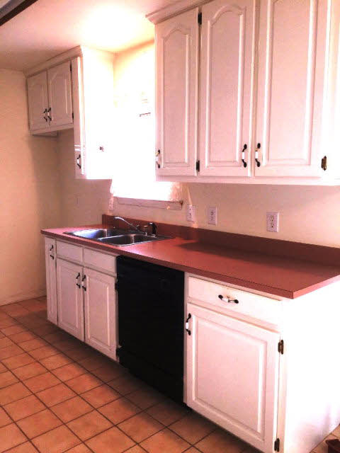 10063 Willis Road Foley, AL 36535 - Photo 3 of 5 Kitchen 2