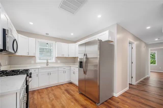 $2,100 | 284 High Street, Unit 1, Woonsocket, RI 02895