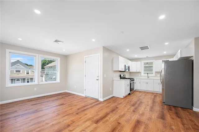 $2,100 | 284 High Street, Unit 1, Woonsocket, RI 02895