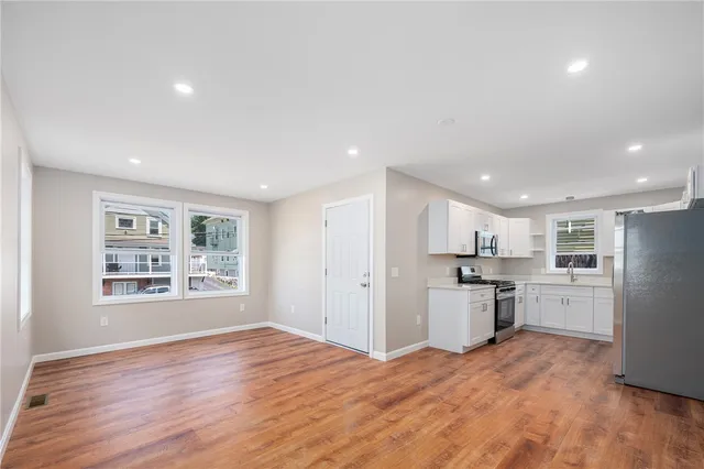 $2,100 | 284 High Street, Unit 1, Woonsocket, RI 02895