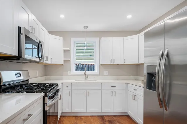 $2,100 | 284 High Street, Unit 1, Woonsocket, RI 02895