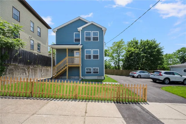 $2,100 | 284 High Street, Unit 1, Woonsocket, RI 02895