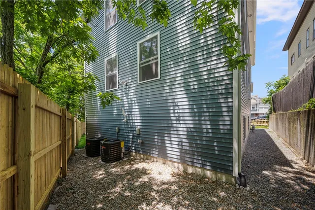 $2,100 | 284 High Street, Unit 1, Woonsocket, RI 02895