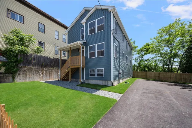 $2,100 | 284 High Street, Unit 1, Woonsocket, RI 02895