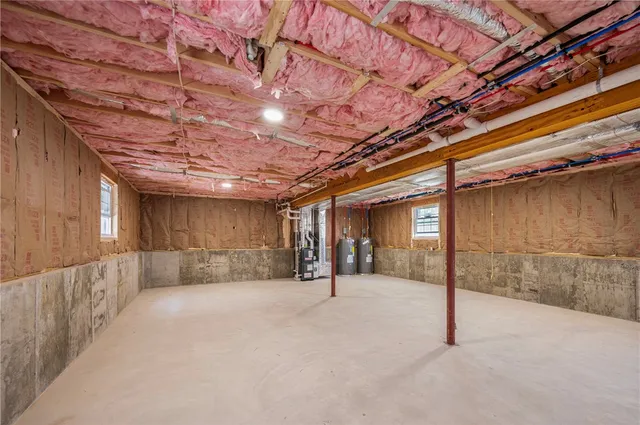 $2,100 | 284 High Street, Unit 1, Woonsocket, RI 02895