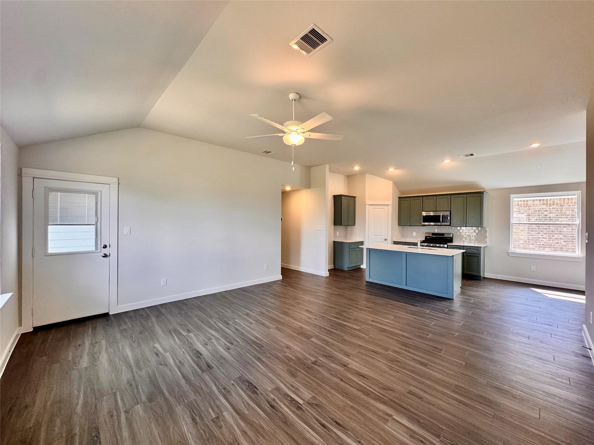 131 County Road 5102B Cleveland, TX 77327 - Photo 3 of 22