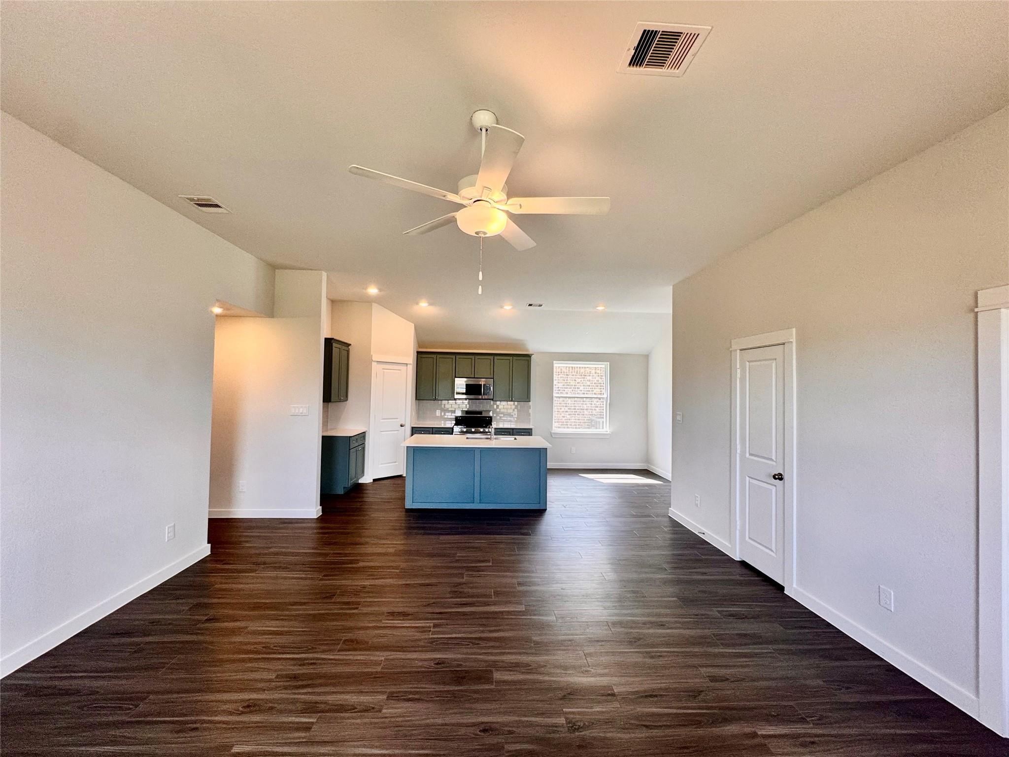 131 County Road 5102B Cleveland, TX 77327 - Photo 4 of 22