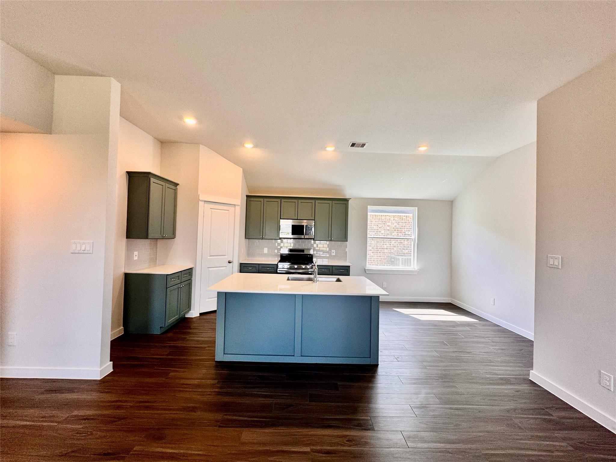 131 County Road 5102B Cleveland, TX 77327 - Photo 5 of 22