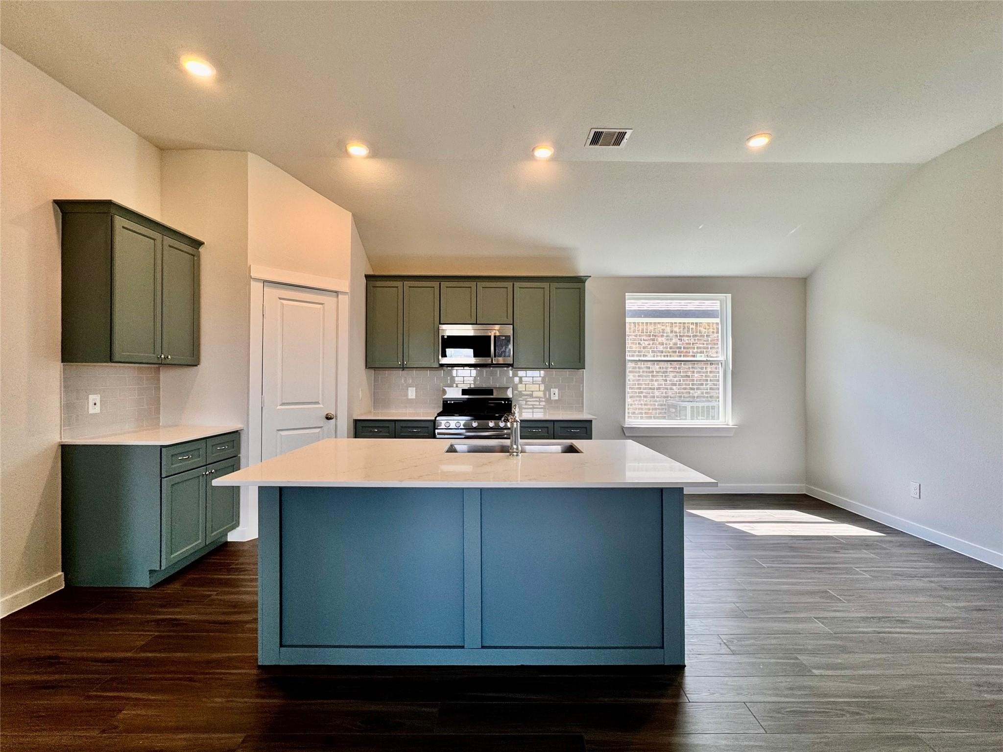 131 County Road 5102B Cleveland, TX 77327 - Photo 6 of 22