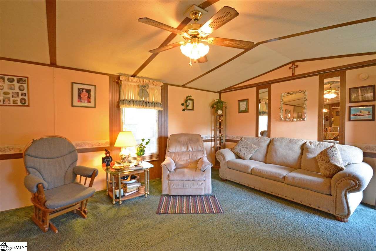 91 Knickerbocker Estates Road Fountain Inn, SC 29644 - Photo 3 of 17