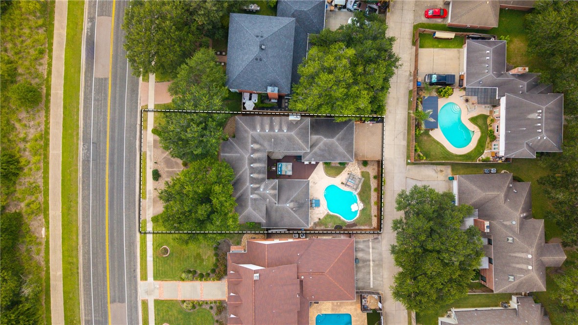 4658 Oso Parkway Corpus Christi, TX 78413 - Photo 31 of 33 an aerial view of houses with yard
