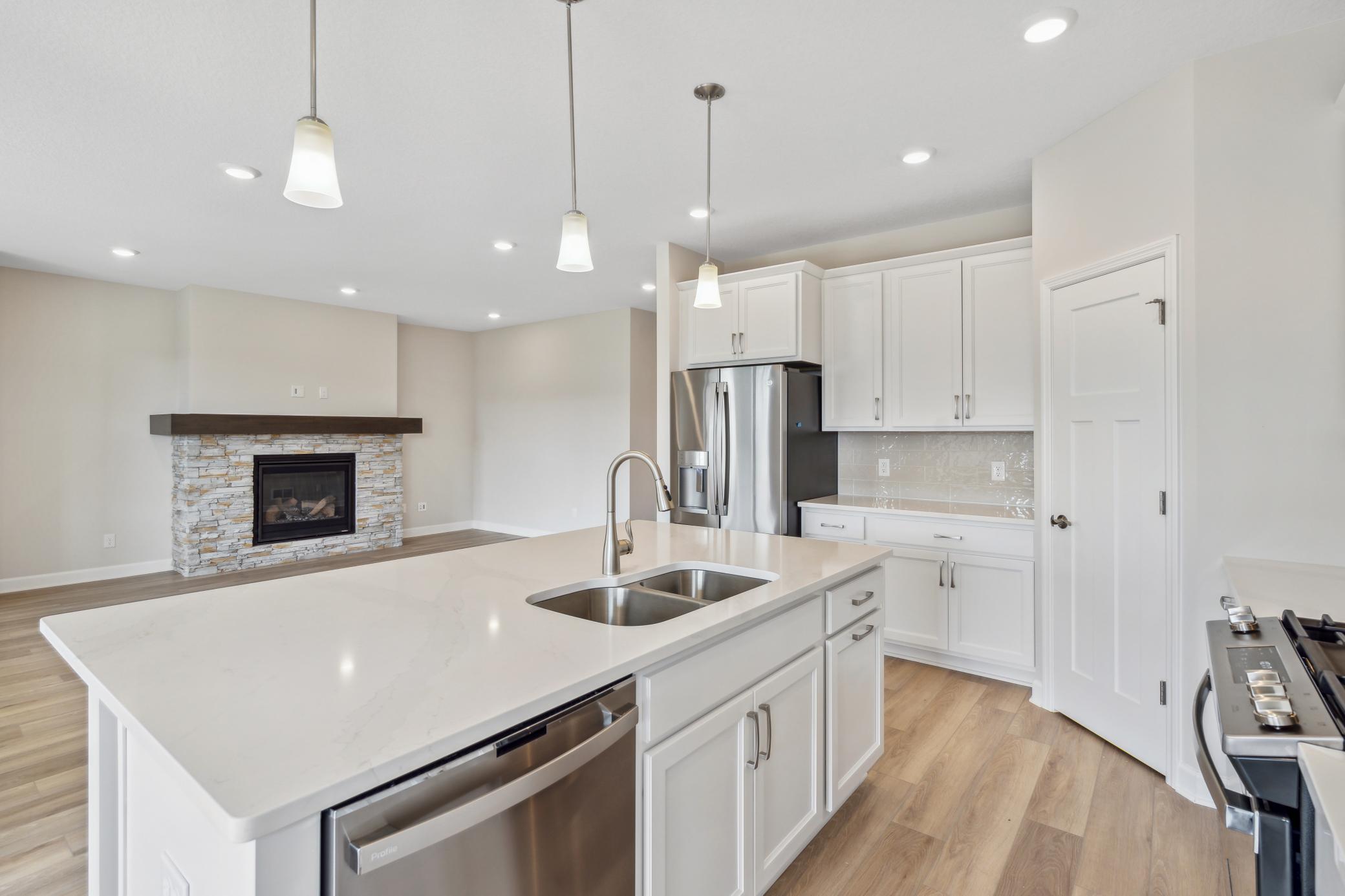 8019 Walnut Lane Corcoran, MN 55340 - Photo 7 of 19