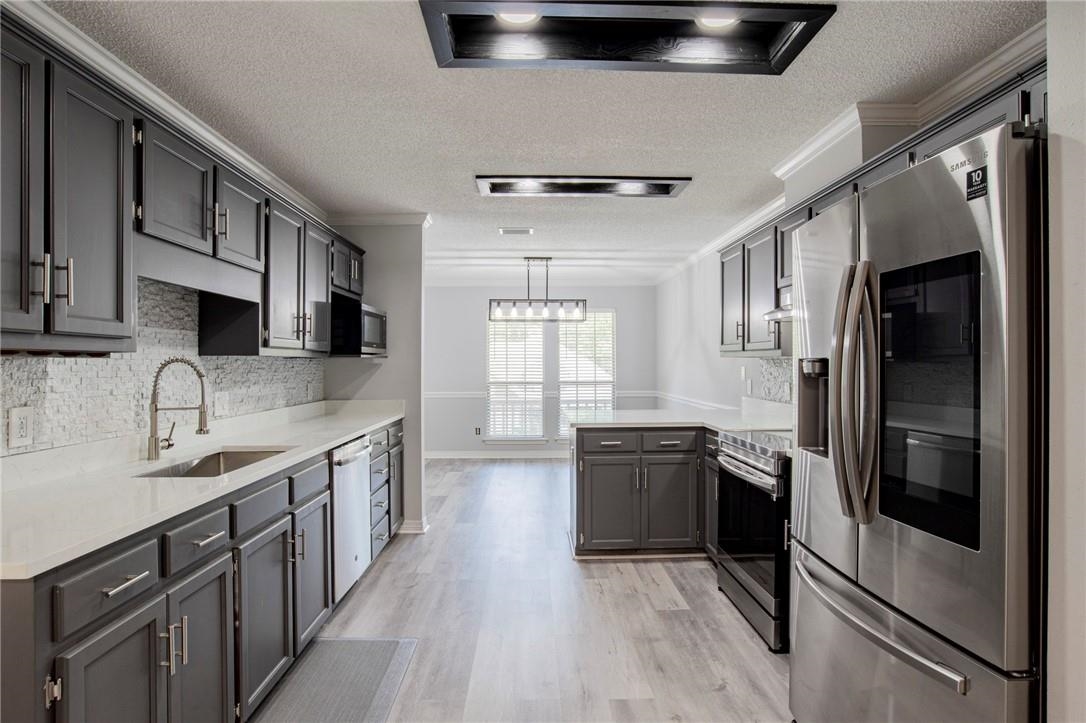 129 Lakeview Loop Daphne, AL 36526 - Photo 11 of 28 Kitchen