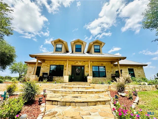 $1,599,000 | 1020 East Fm 532, Hallettsville, TX 77964