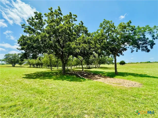$1,599,000 | 1020 East Fm 532, Hallettsville, TX 77964