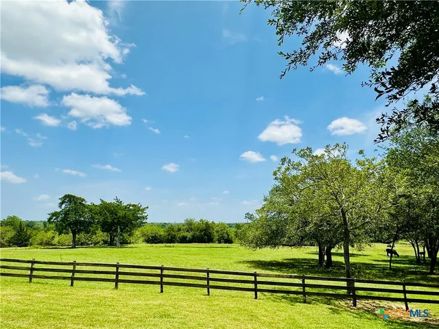 $1,599,000 | 1020 East Fm 532, Hallettsville, TX 77964