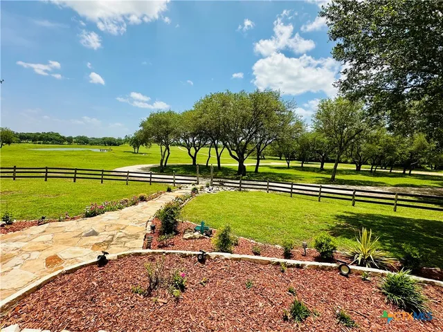 $1,599,000 | 1020 East Fm 532, Hallettsville, TX 77964