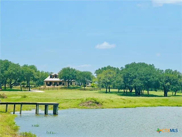 $1,599,000 | 1020 East Fm 532, Hallettsville, TX 77964
