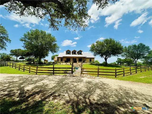 $1,599,000 | 1020 East Fm 532, Hallettsville, TX 77964