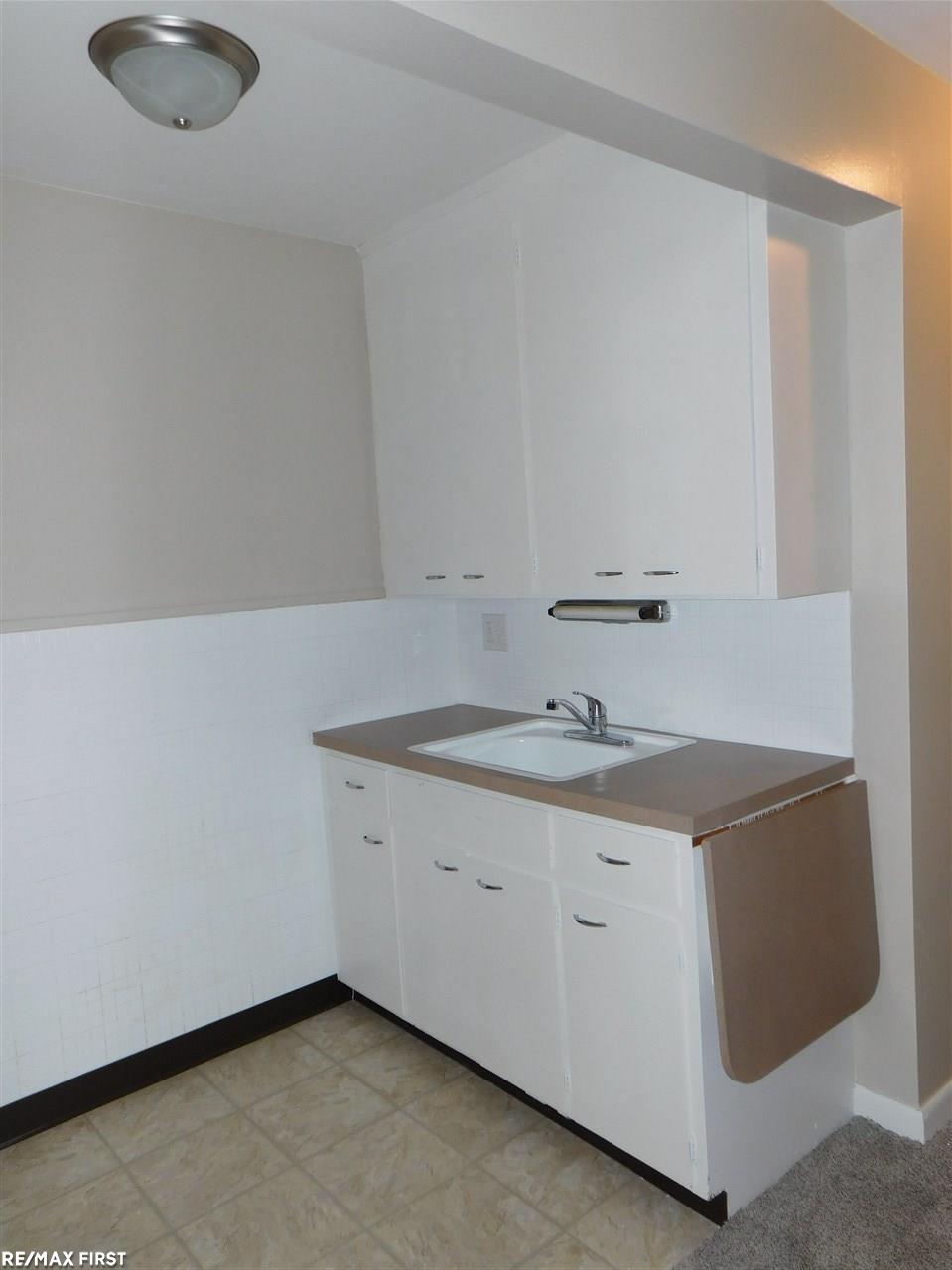 23371 Kelly Road, Unit 3 Eastpointe, MI 48021 - Photo 6 of 16