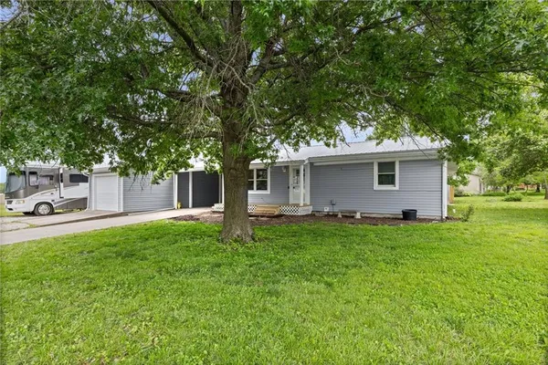 $184,000 | 330 North Grant Street, Garnett, KS 66032