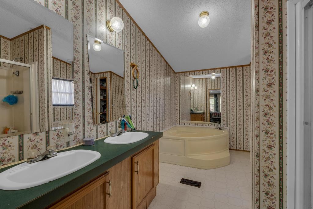 391 Manor Road Kingston, TN 37763 - Photo 7 of 22