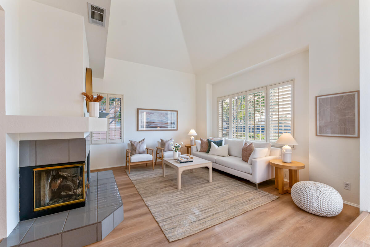 314 La Salle Road Goleta, CA 93117 - Photo 12 of 45 Living room