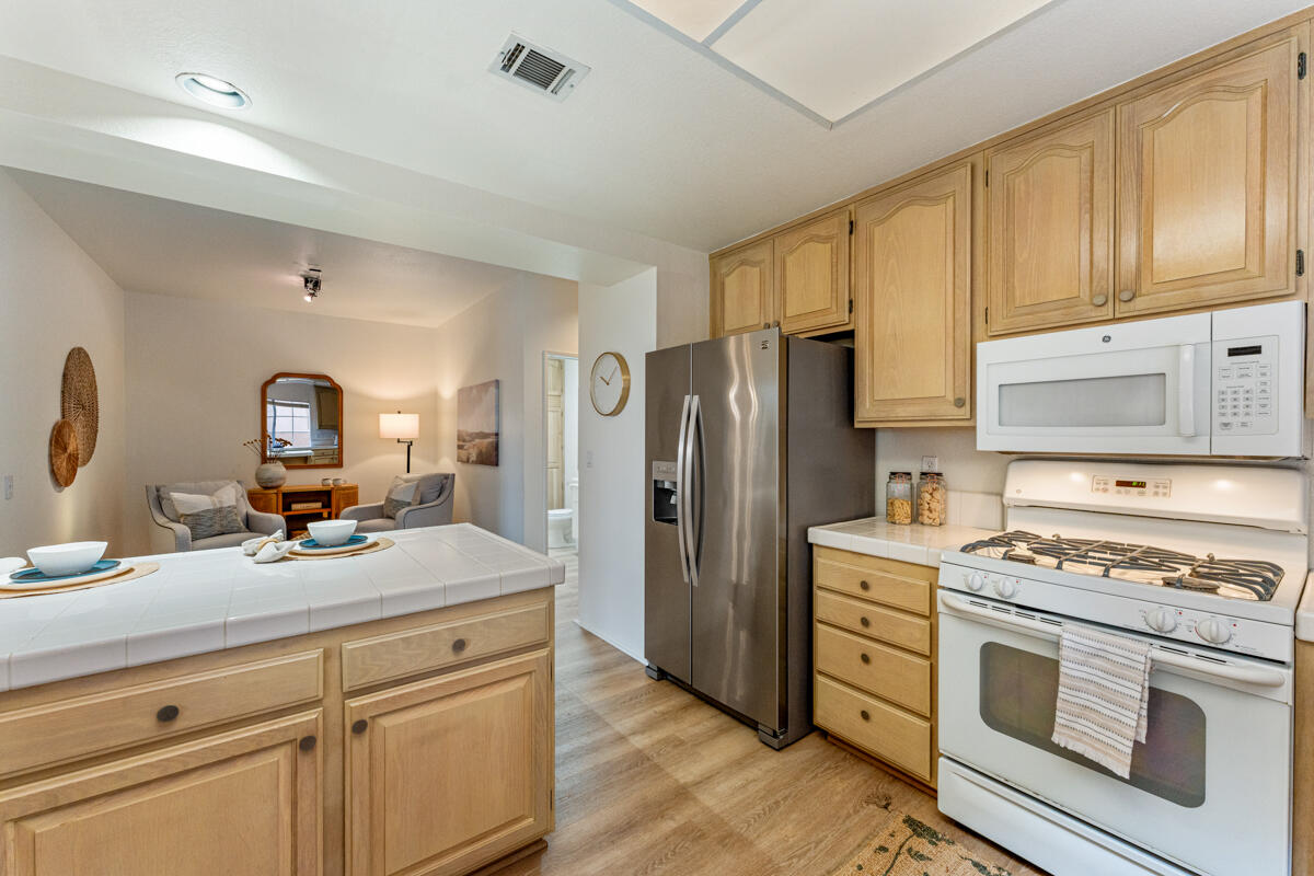 314 La Salle Road Goleta, CA 93117 - Photo 16 of 45 Kitchen additional space