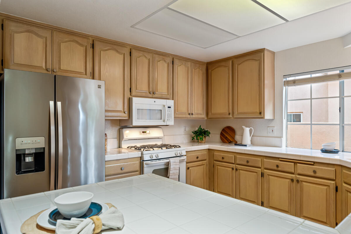 314 La Salle Road Goleta, CA 93117 - Photo 17 of 45 Kitchen area