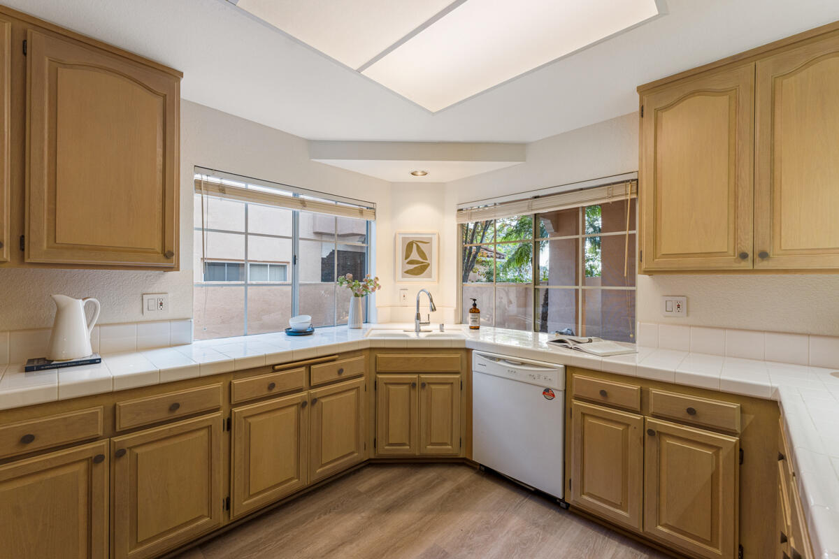 314 La Salle Road Goleta, CA 93117 - Photo 18 of 45 Kitchen