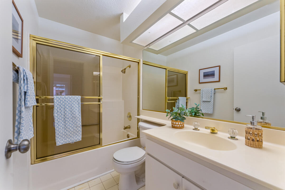 314 La Salle Road Goleta, CA 93117 - Photo 27 of 45 Bathroom 2 upstairs