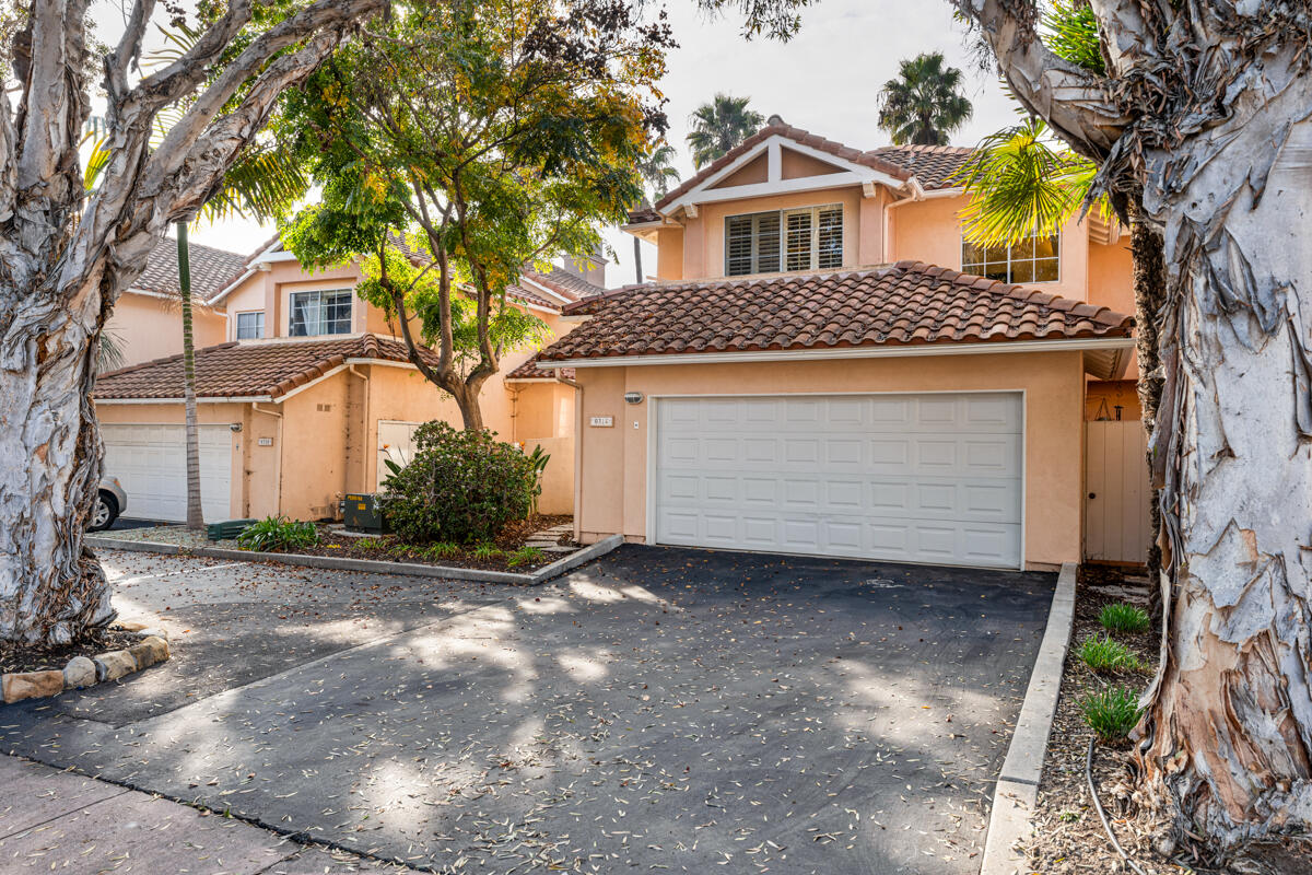 314 La Salle Road Goleta, CA 93117 - Photo 9 of 45 Driveway and 2 car garage