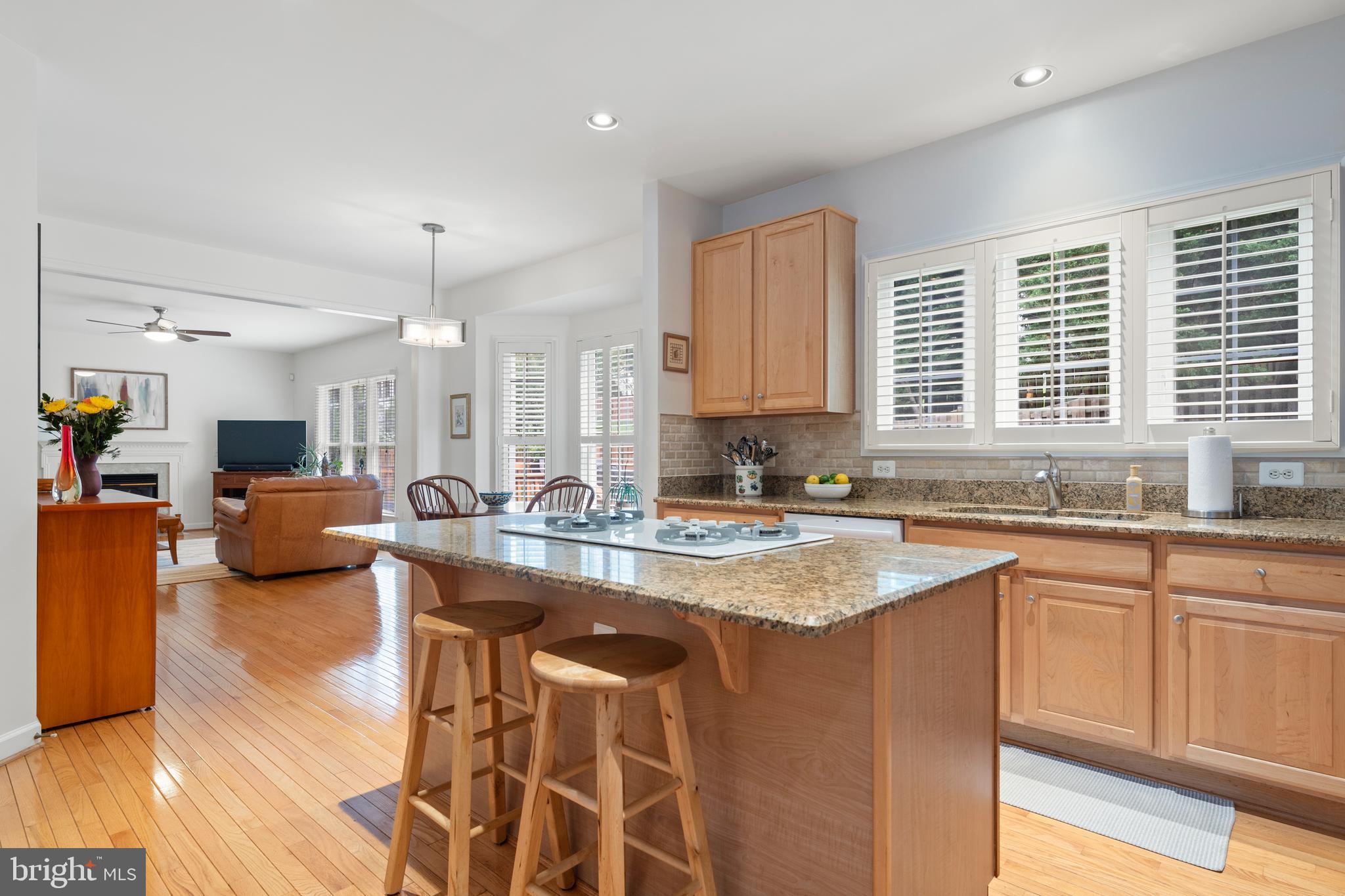 6847 Creek Crest Way Springfield, VA 22150 - Photo 11 of 62 Kitchen