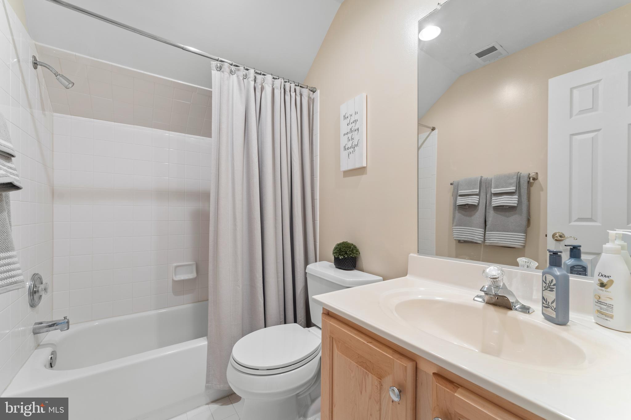 6847 Creek Crest Way Springfield, VA 22150 - Photo 36 of 62 Bedroom 2 attached full bath