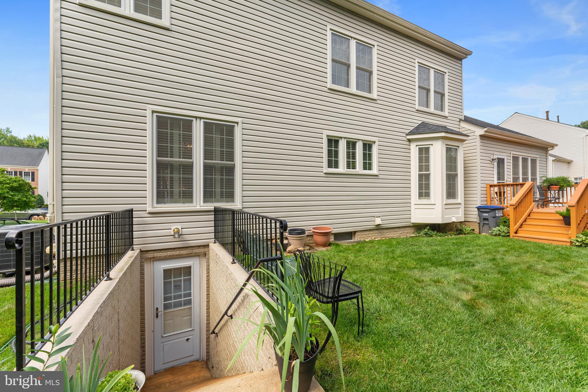 6847 Creek Crest Way Springfield, VA 22150 - Photo 50 of 62 Walk up from lower level
