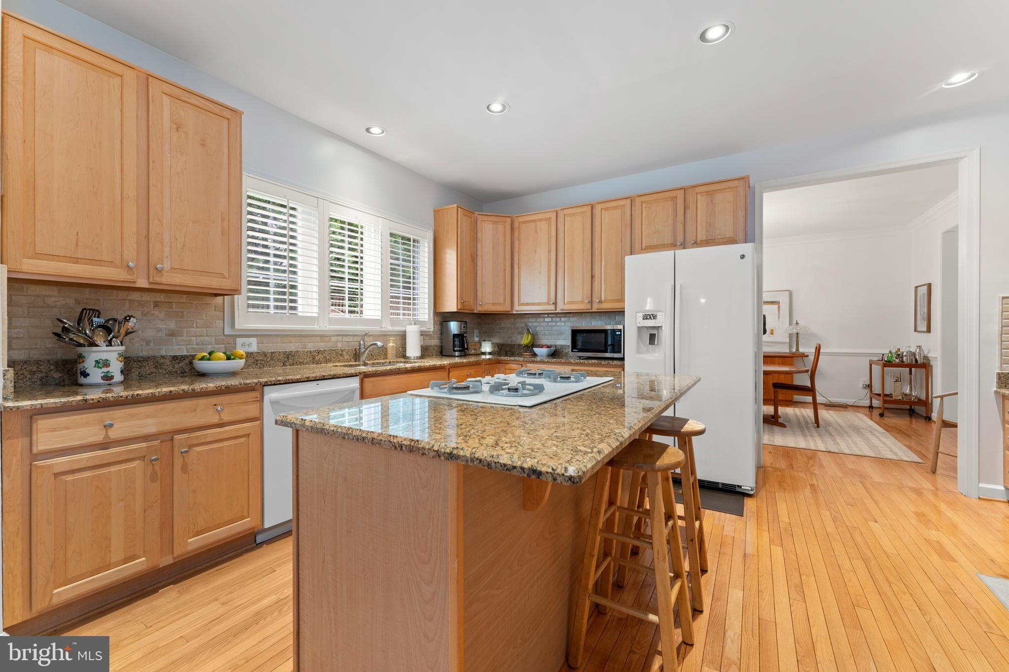 6847 Creek Crest Way Springfield, VA 22150 - Photo 8 of 62 Kitchen