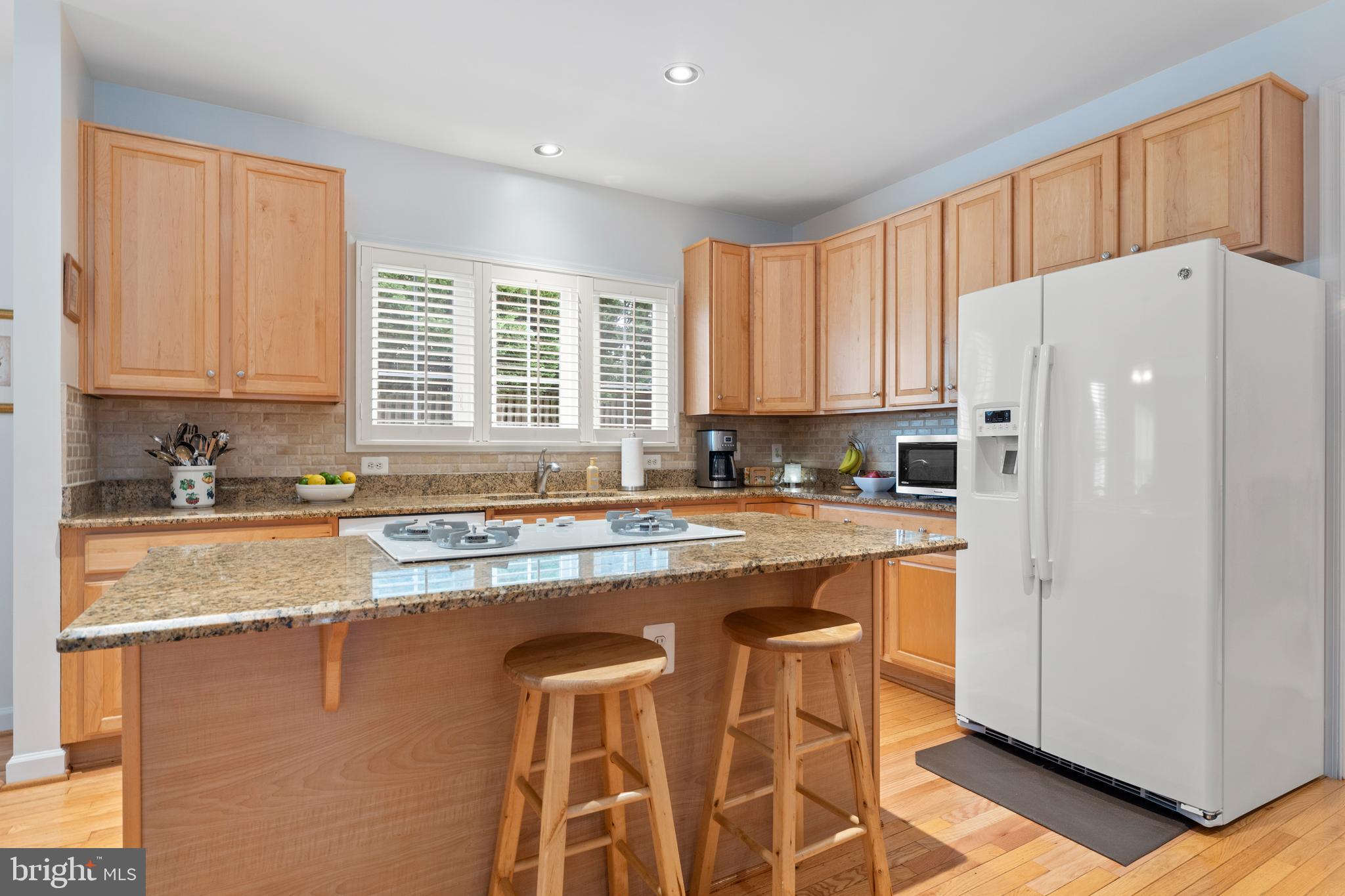 6847 Creek Crest Way Springfield, VA 22150 - Photo 10 of 62 Kitchen